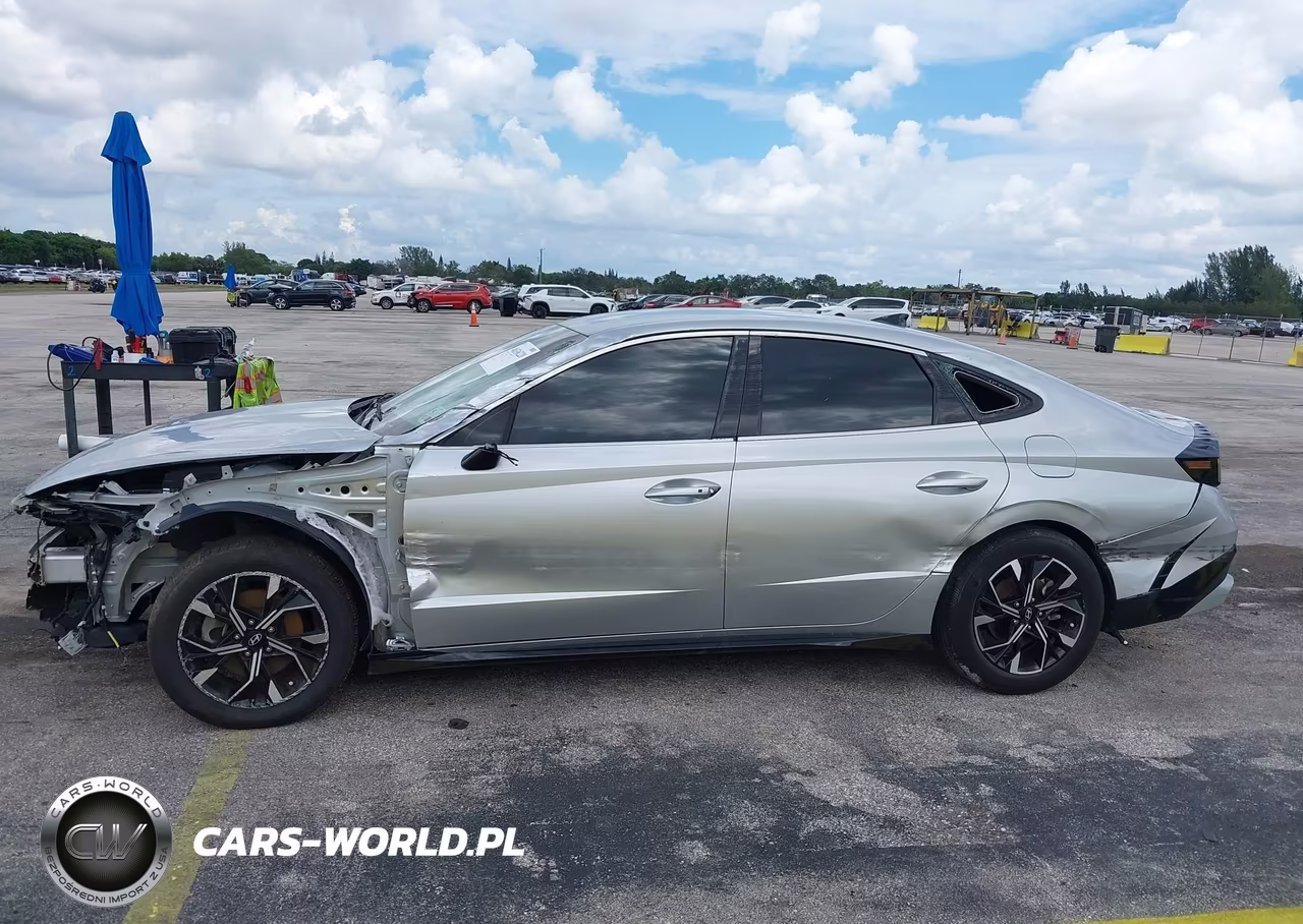 2025 Hyundai Sonata Sel VIN:KMHL64JA3SA456822 - 14
