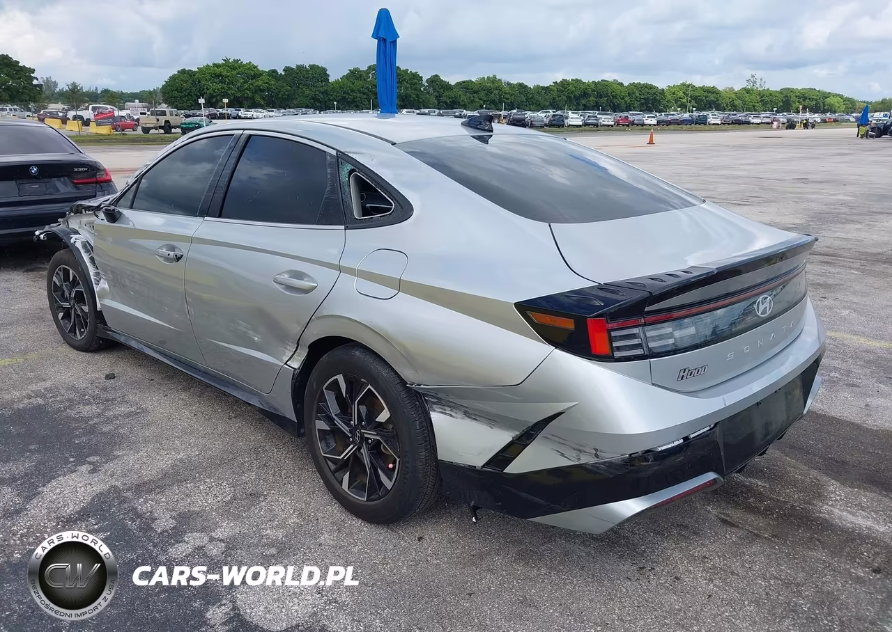 2025 Hyundai Sonata Sel VIN:KMHL64JA3SA456822 - 3