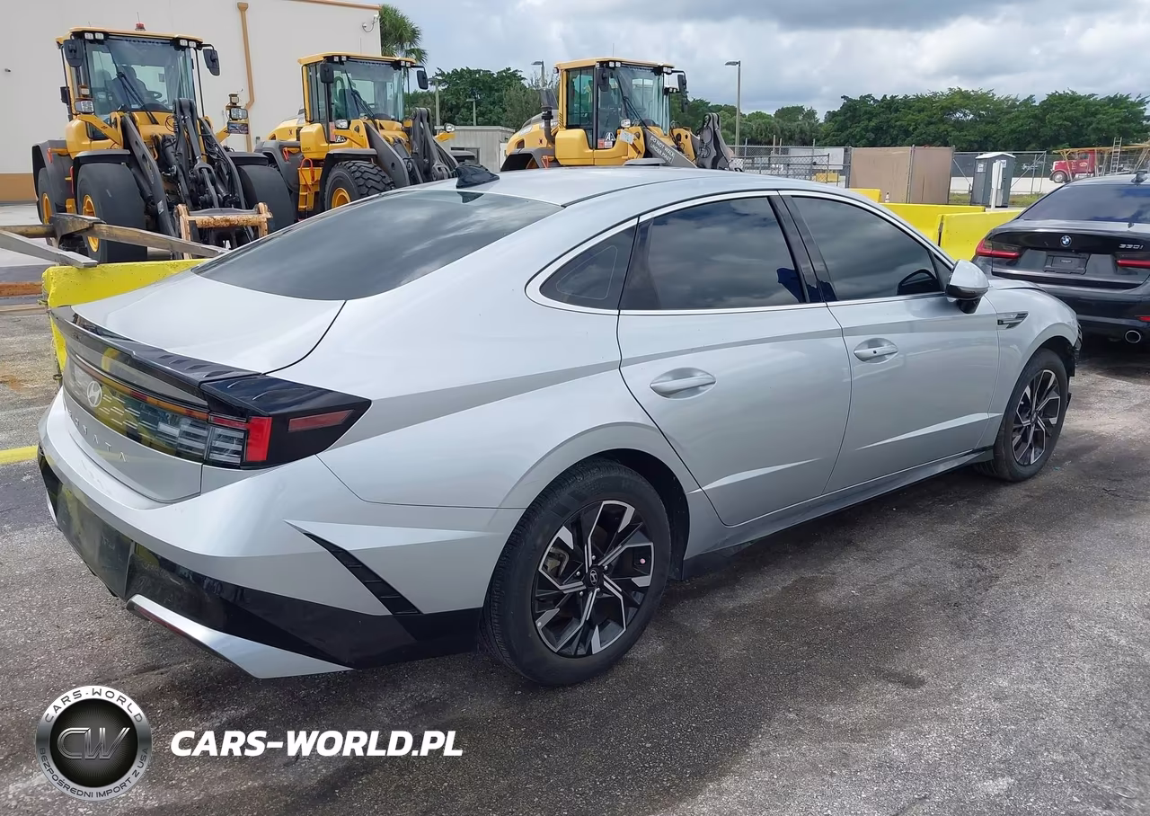 2025 Hyundai Sonata Sel VIN:KMHL64JA3SA456822 - 4