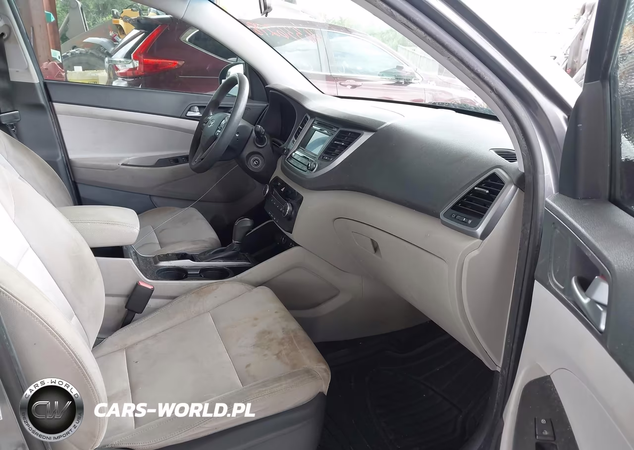 2016 Hyundai Tucson Se VIN:KM8J33A49GU236045 - 5