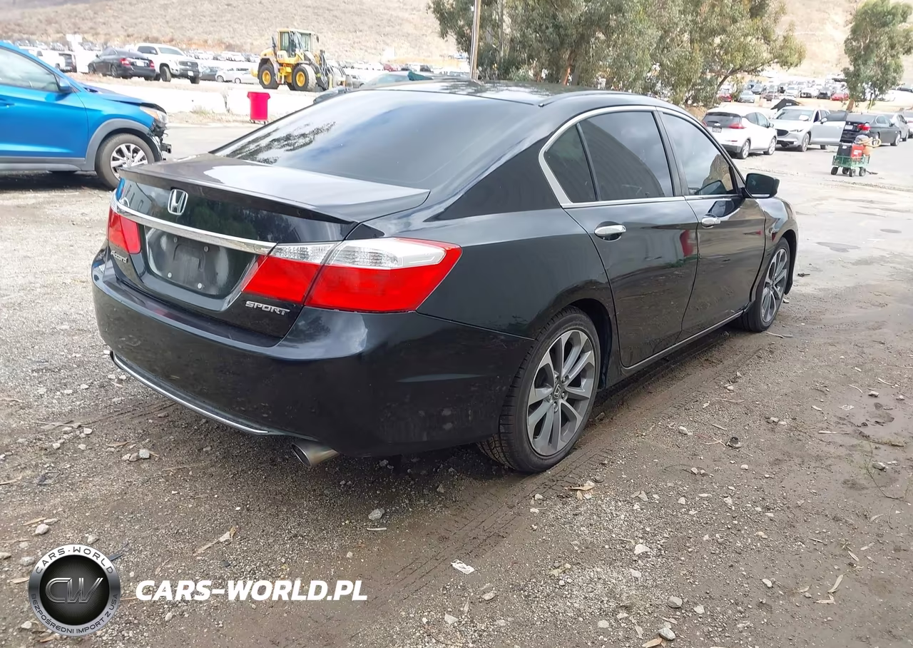 2015 Honda Accord Sport VIN:1HGCR2F52FA002693 - 4
