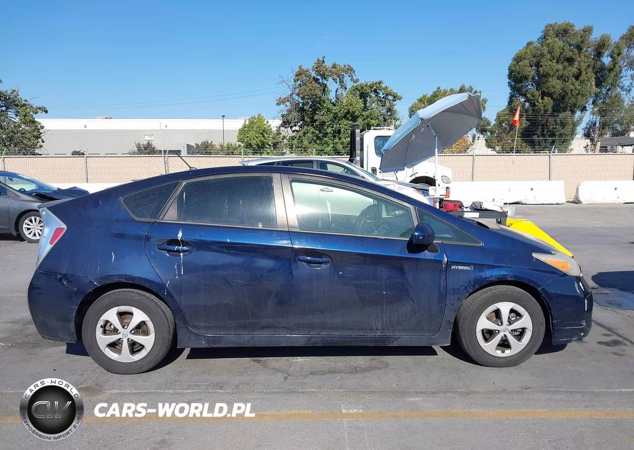 2012 Toyota Prius Two VIN:JTDKN3DU7C1563568 - 13