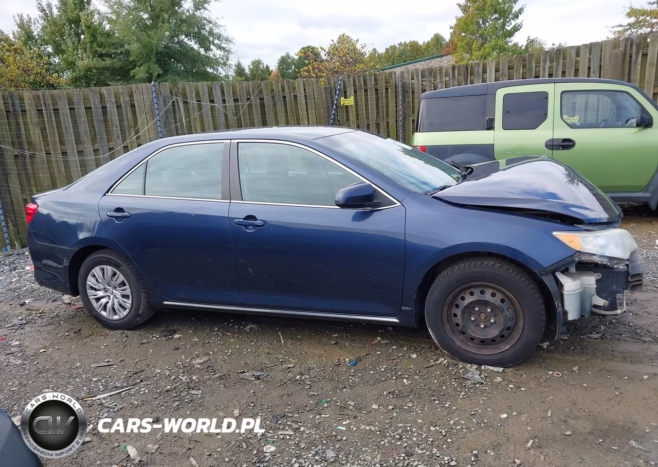 2014 Toyota Camry Le VIN:4T1BF1FK7EU861063 - 14
