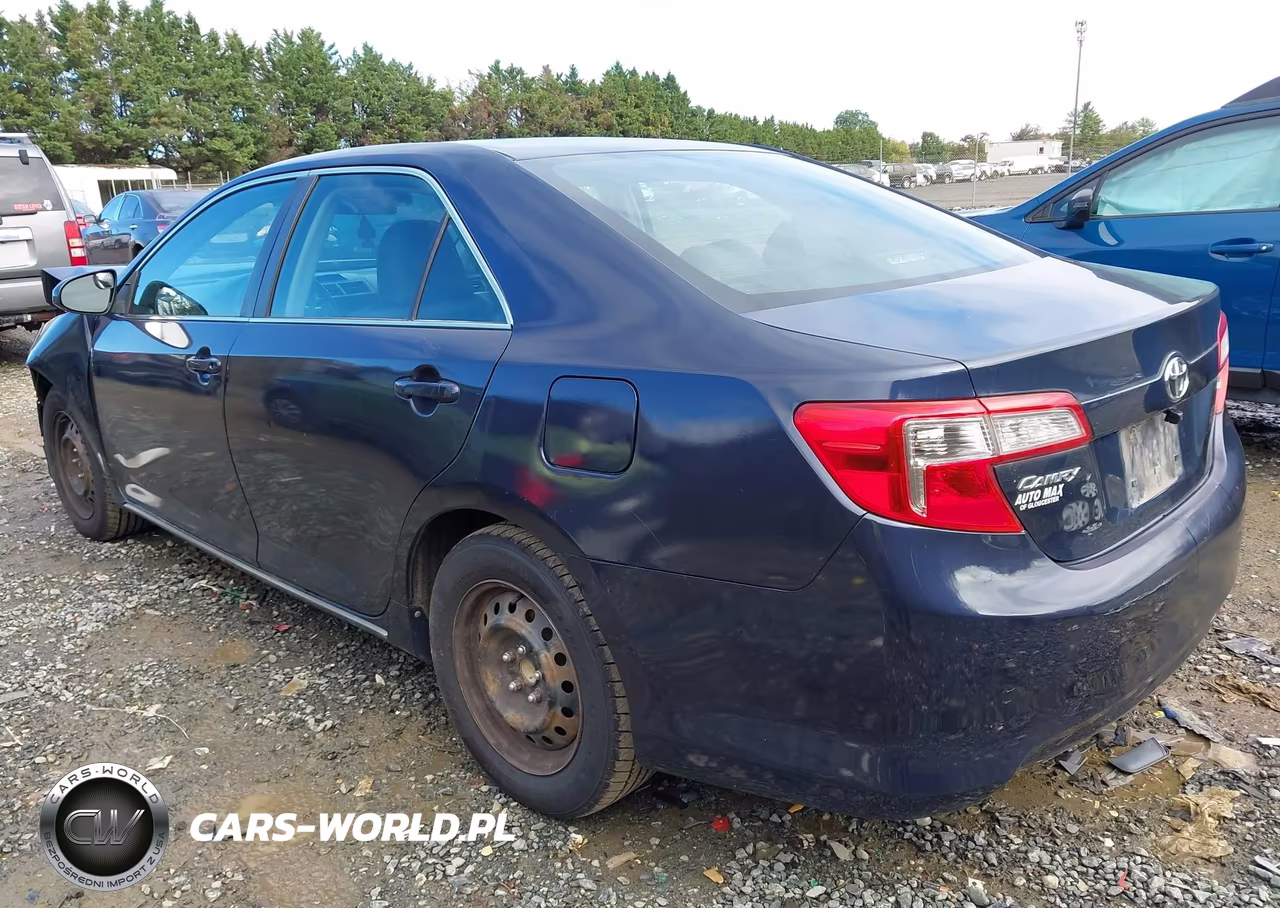 2014 Toyota Camry Le VIN:4T1BF1FK7EU861063 - 3