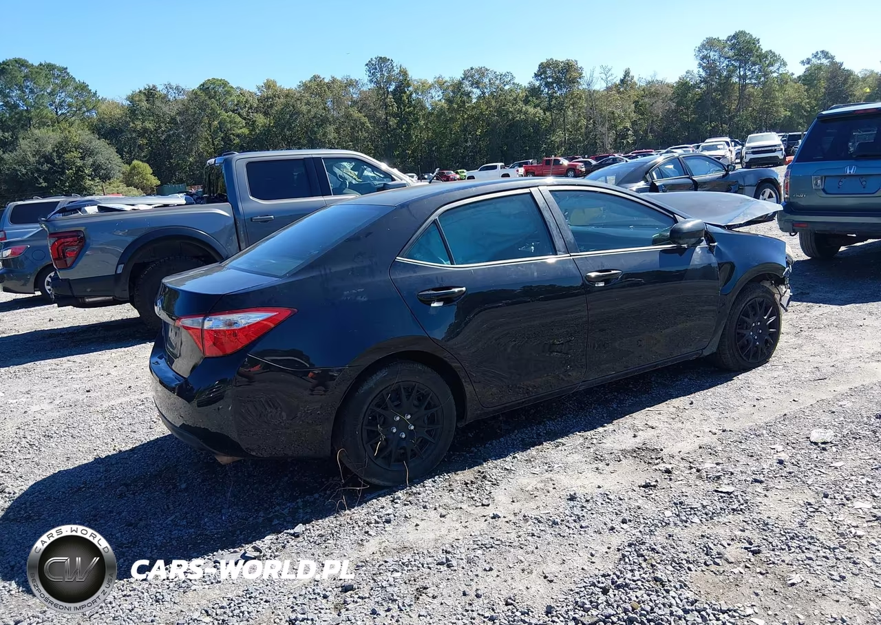 2016 Toyota Corolla Le VIN:2T1BURHE2GC558028 - 4
