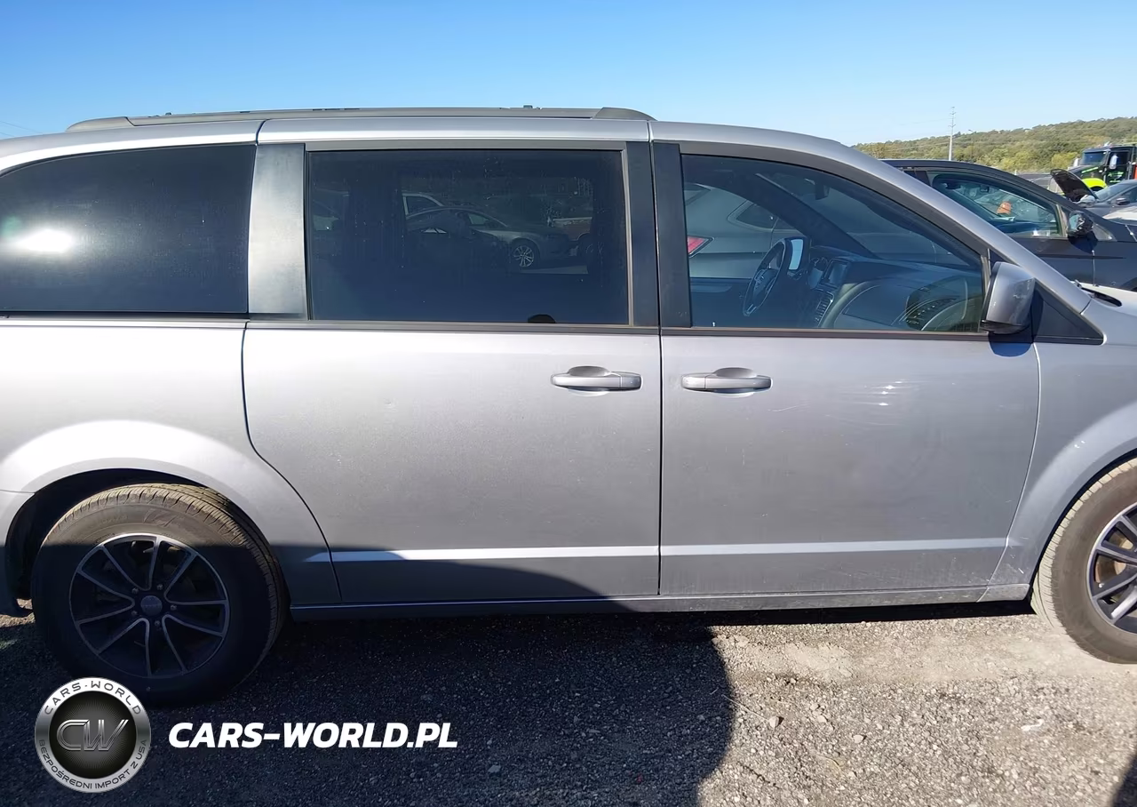 2018 Dodge Grand Caravan Gt VIN:2C4RDGEG8JR318756 - 13