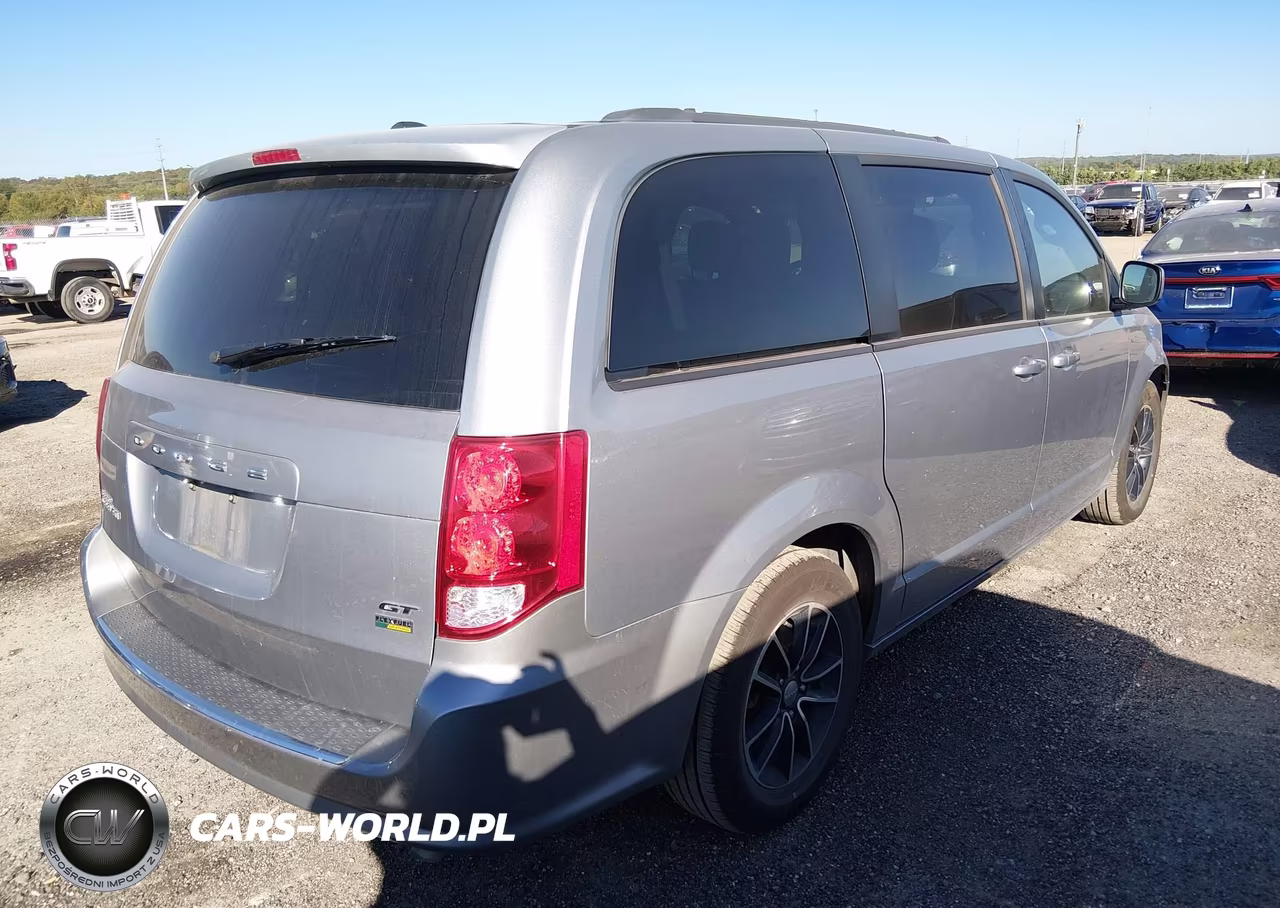2018 Dodge Grand Caravan Gt VIN:2C4RDGEG8JR318756 - 4