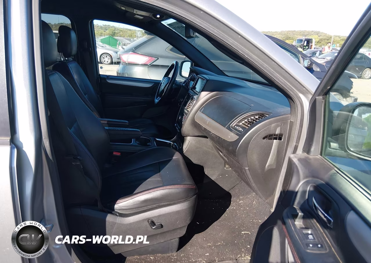 2018 Dodge Grand Caravan Gt VIN:2C4RDGEG8JR318756 - 5