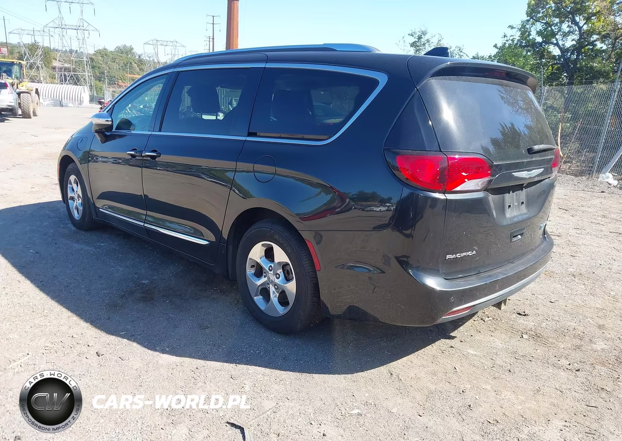 2018 Chrysler Pacifica Hybrid Limited VIN:2C4RC1N73JR229404 - 3