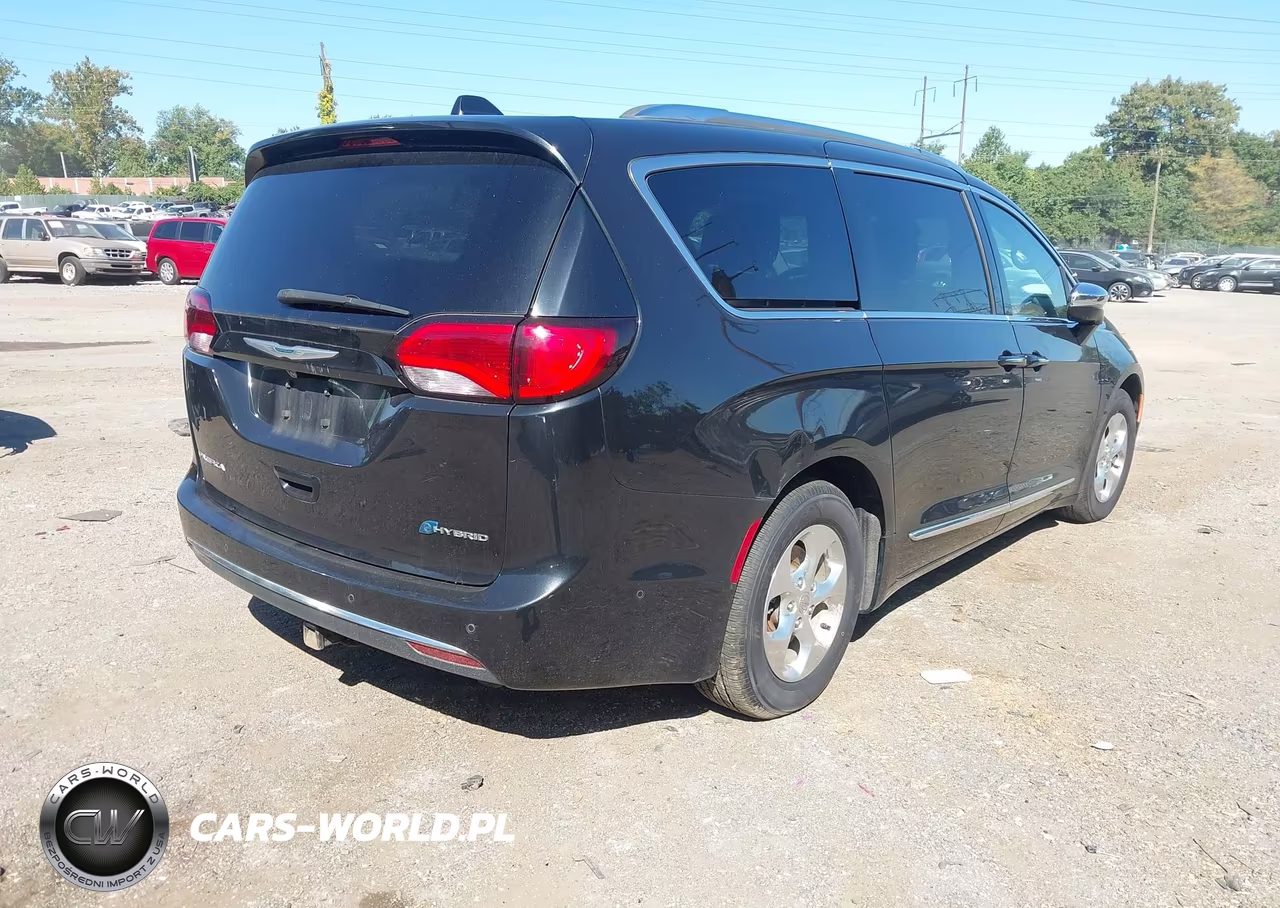 2018 Chrysler Pacifica Hybrid Limited VIN:2C4RC1N73JR229404 - 4