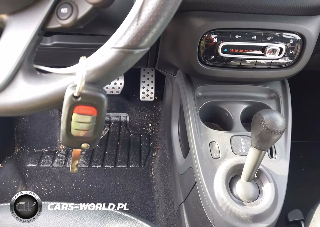 2016 Smart Fortwo Prime VIN:WMEFJ5DA2GK049661 - 11