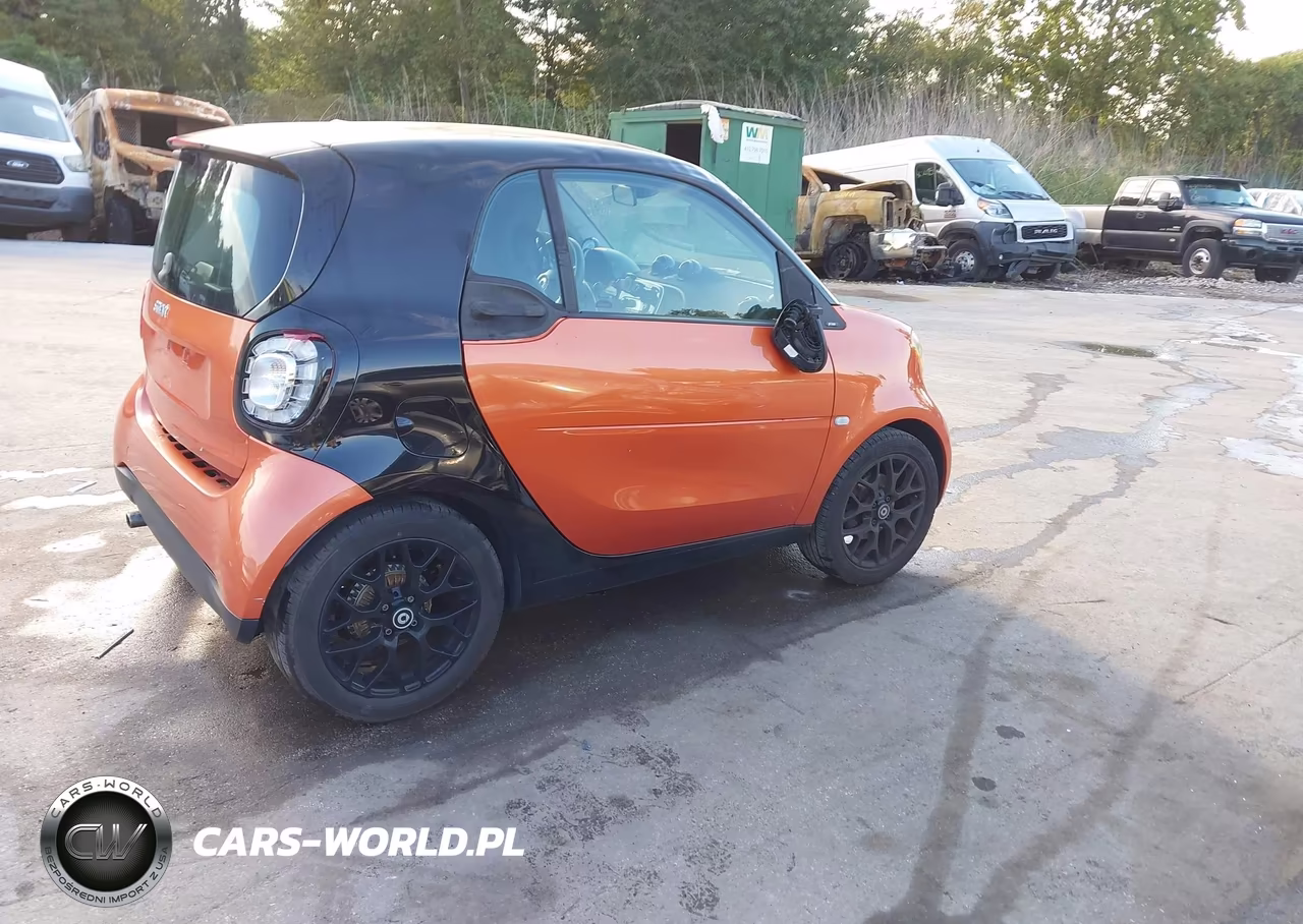 2016 Smart Fortwo Prime VIN:WMEFJ5DA2GK049661 - 4