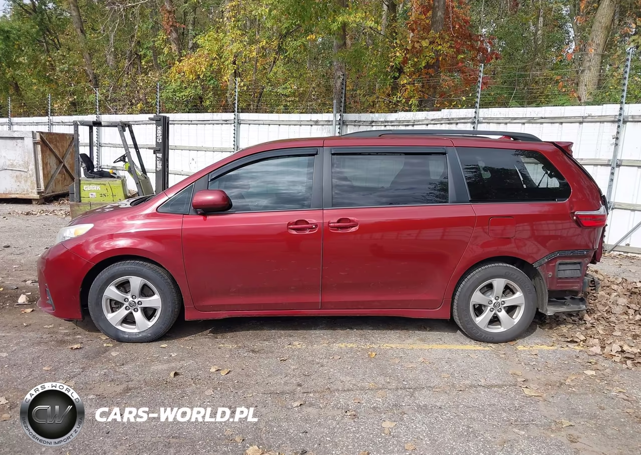 2018 Toyota Sienna Le 8 Passenger VIN:5TDKZ3DC0JS904546 - 14