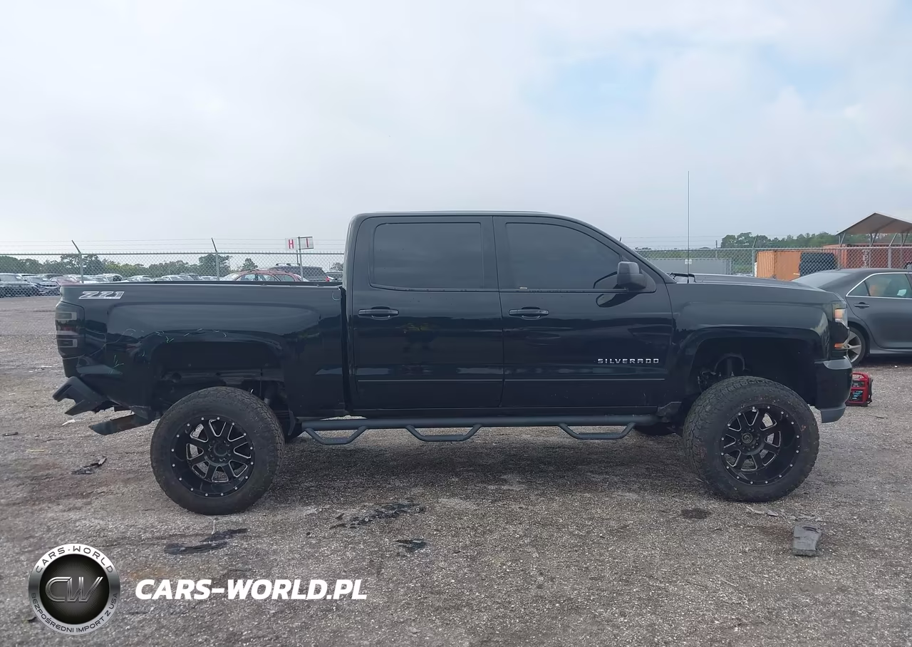 2018 Chevrolet Silverado 1500 2Lt VIN:3GCUKREC1JG297697 - 13