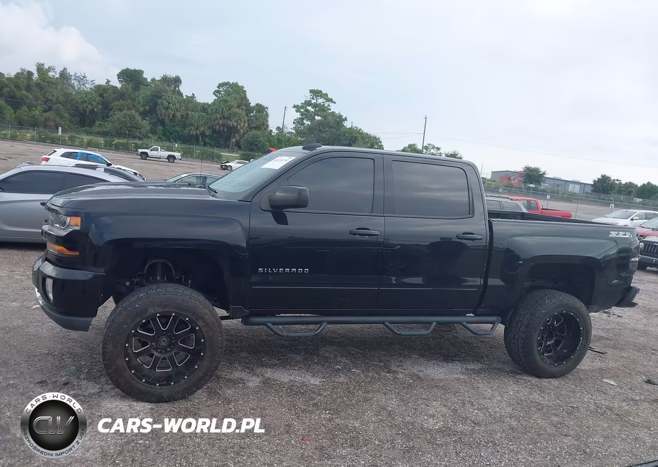 2018 Chevrolet Silverado 1500 2Lt VIN:3GCUKREC1JG297697 - 14