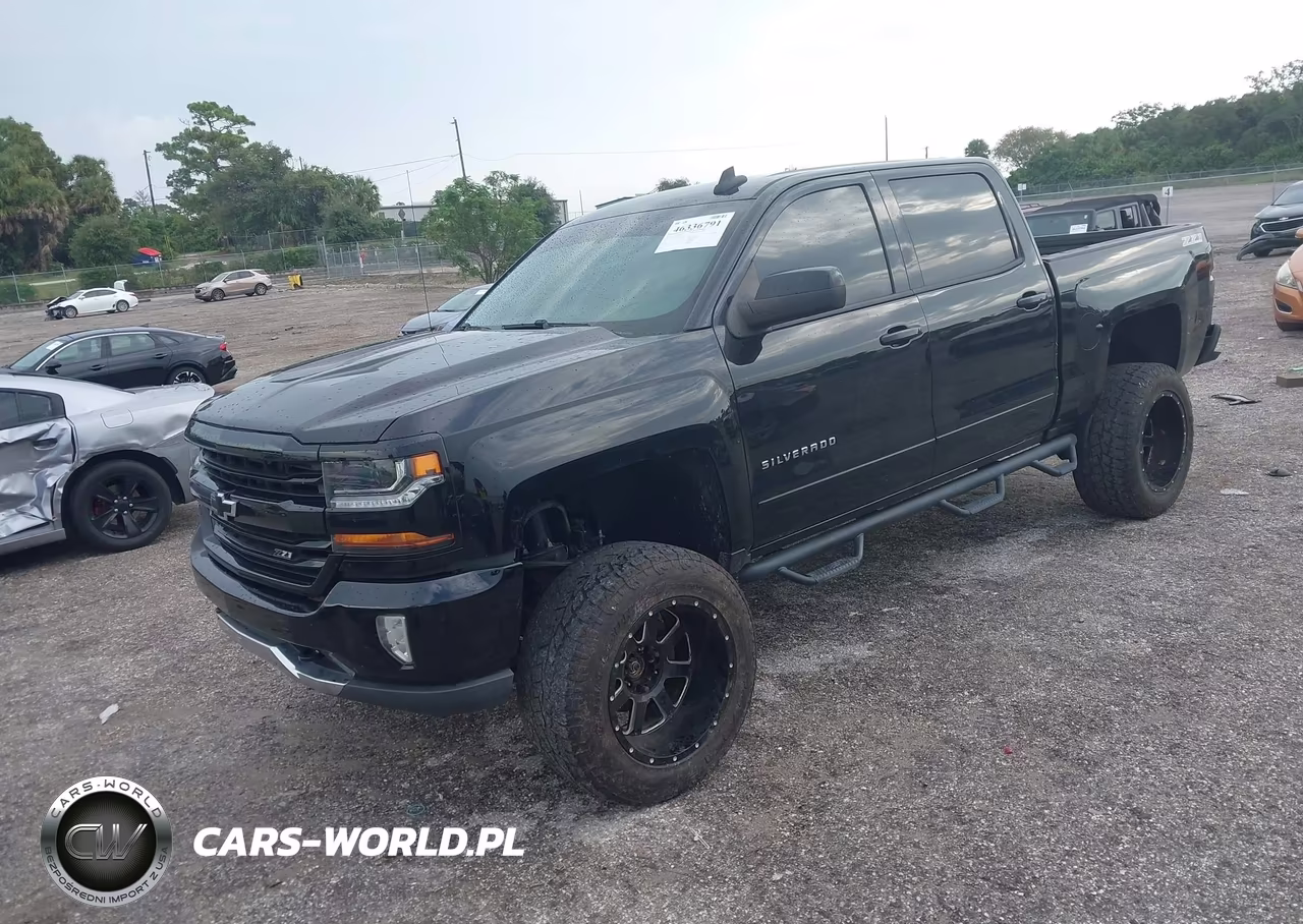 2018 Chevrolet Silverado 1500 2Lt VIN:3GCUKREC1JG297697 - 2