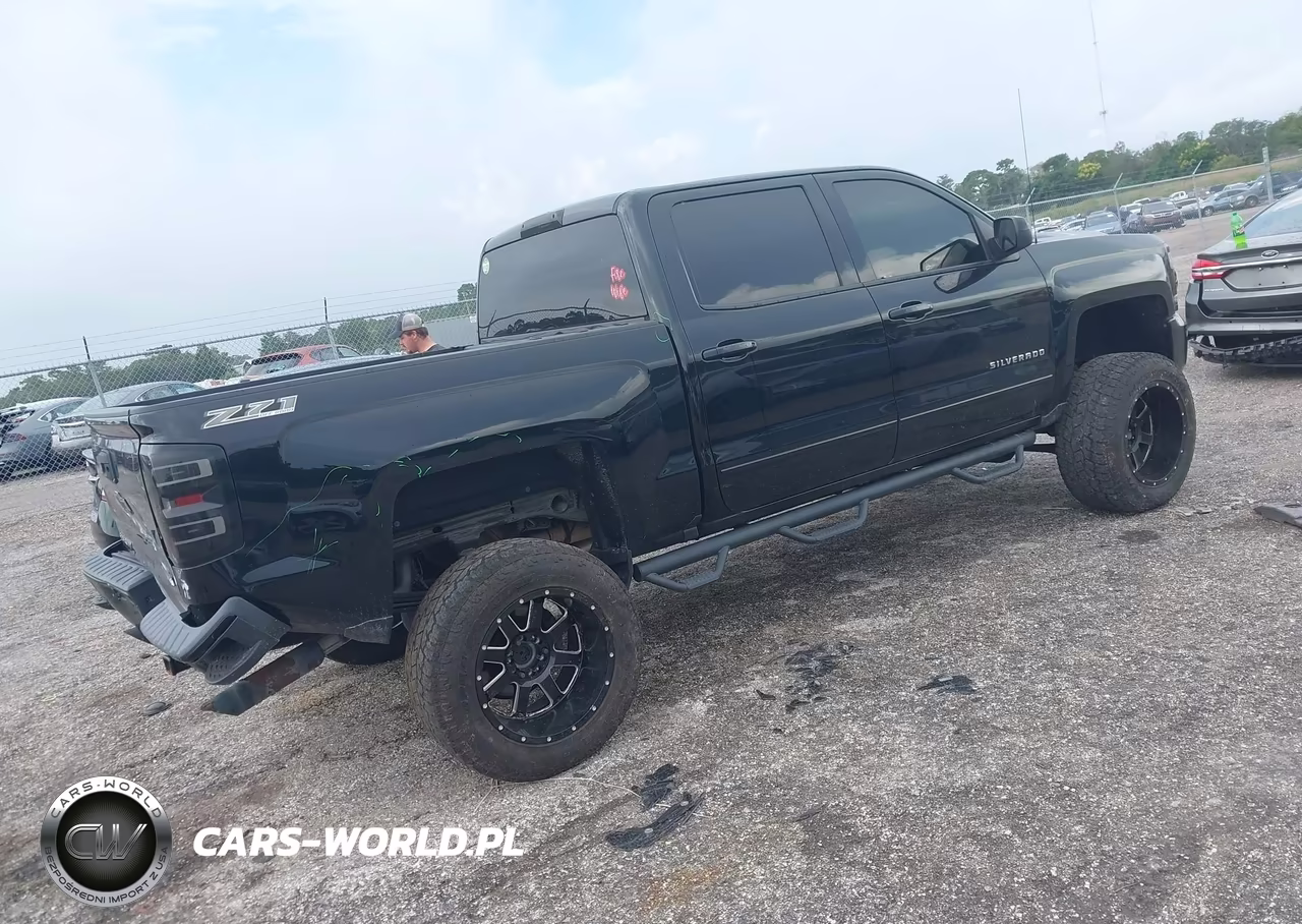 2018 Chevrolet Silverado 1500 2Lt VIN:3GCUKREC1JG297697 - 4