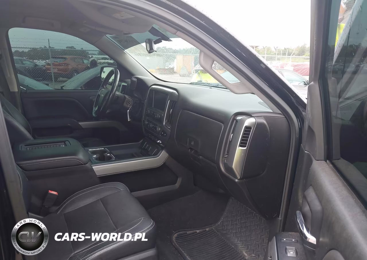 2018 Chevrolet Silverado 1500 2Lt VIN:3GCUKREC1JG297697 - 5