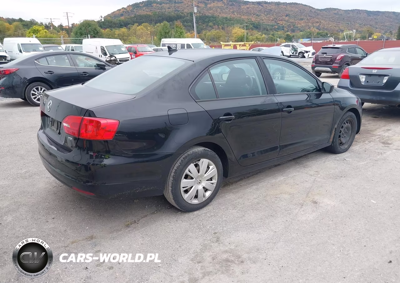 2014 Volkswagen Jetta 2.0L Tdi Value Edition VIN:3VW3L7AJ7EM435989 - 4