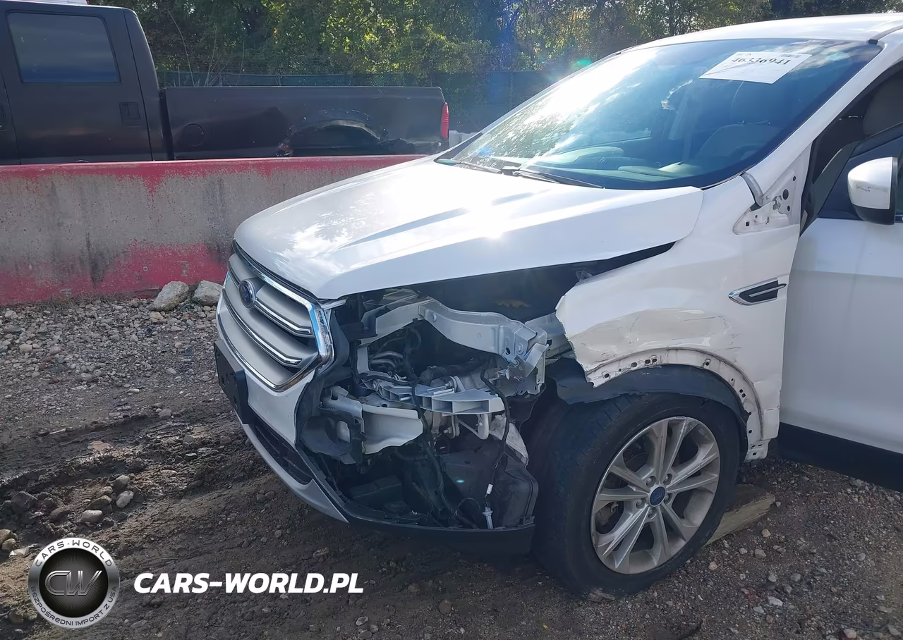 2017 Ford Escape Se VIN:1FMCU9GD1HUA78298 - 6
