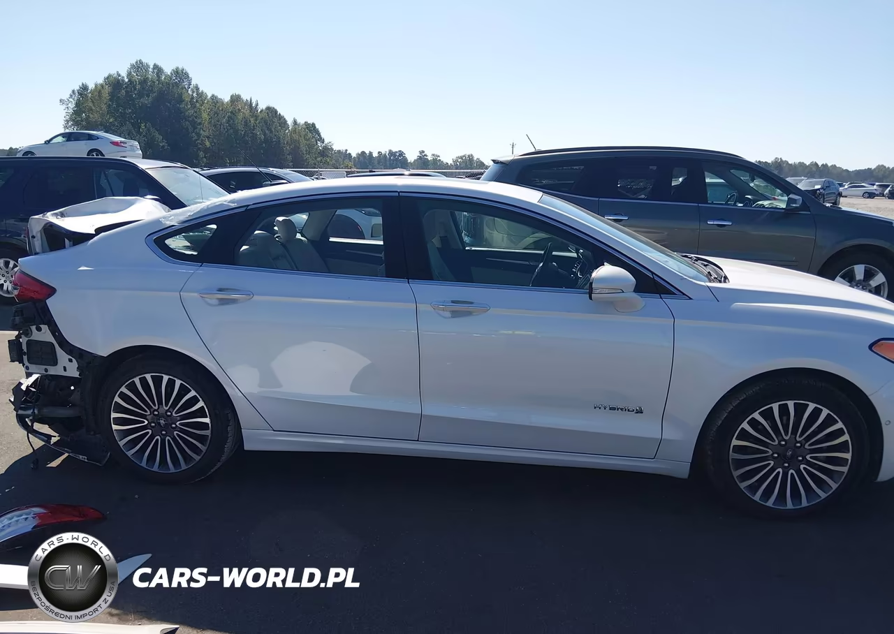 2018 Ford Fusion Hybrid Titanium VIN:3FA6P0RU3JR274862 - 14