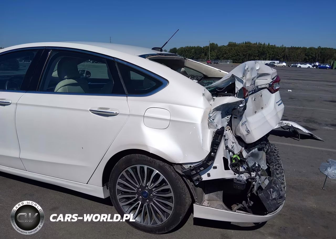 2018 Ford Fusion Hybrid Titanium VIN:3FA6P0RU3JR274862 - 18