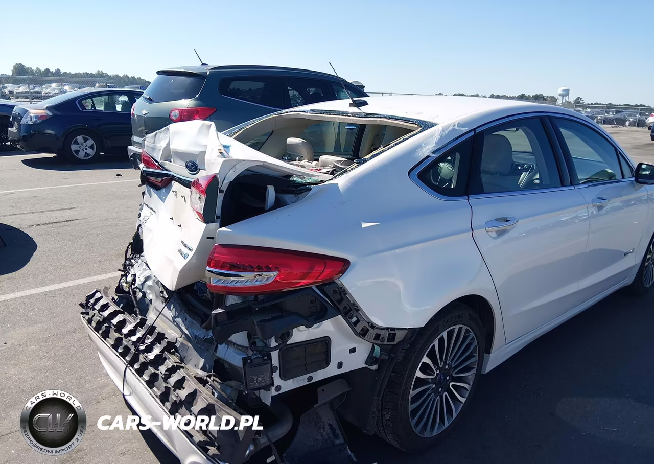 2018 Ford Fusion Hybrid Titanium VIN:3FA6P0RU3JR274862 - 19