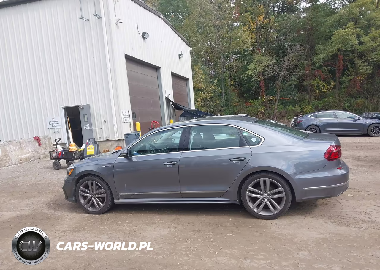 2017 Volkswagen Passat 1.8T R-Line VIN:1VWDT7A34HC001055 - 14