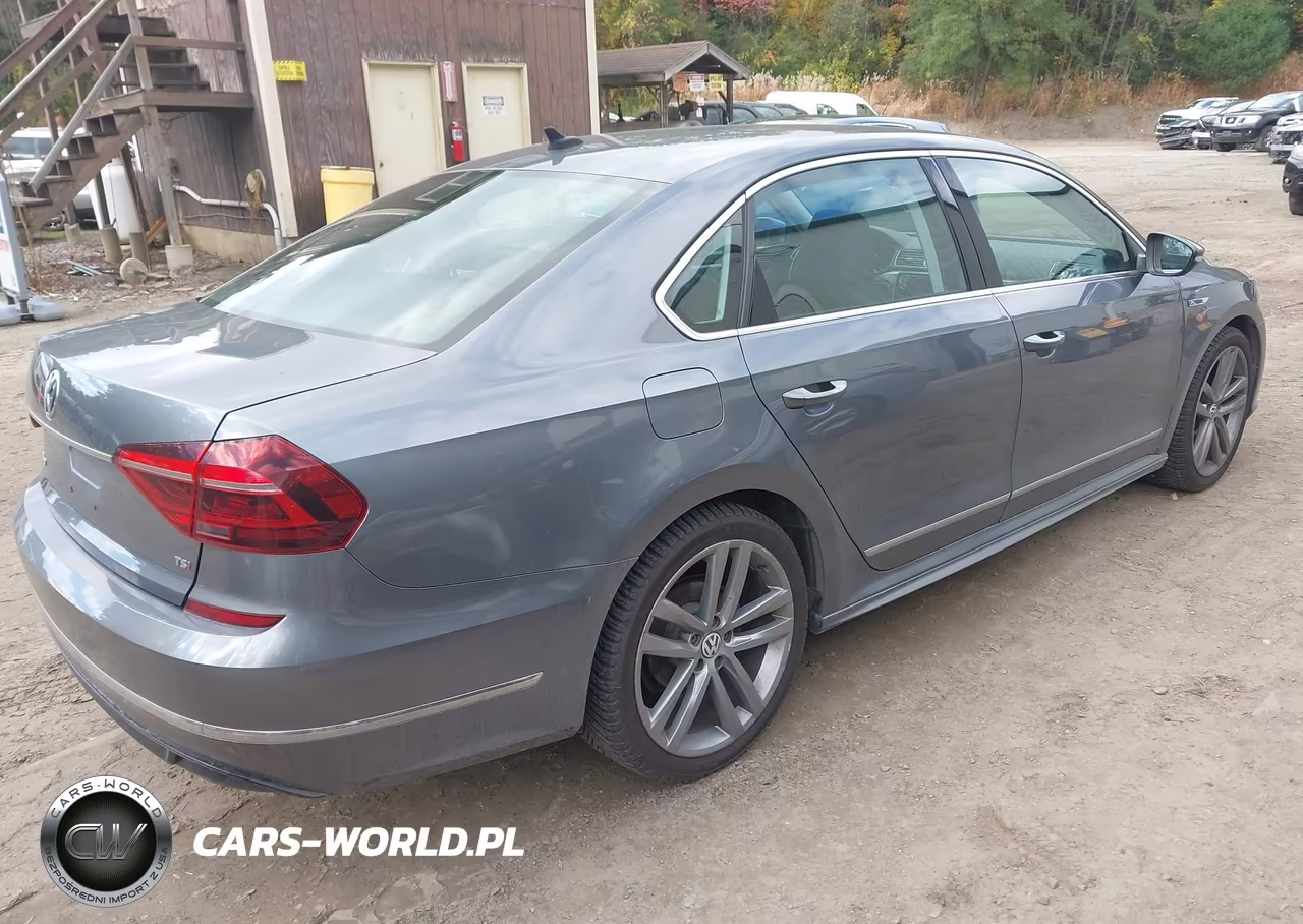 2017 Volkswagen Passat 1.8T R-Line VIN:1VWDT7A34HC001055 - 4