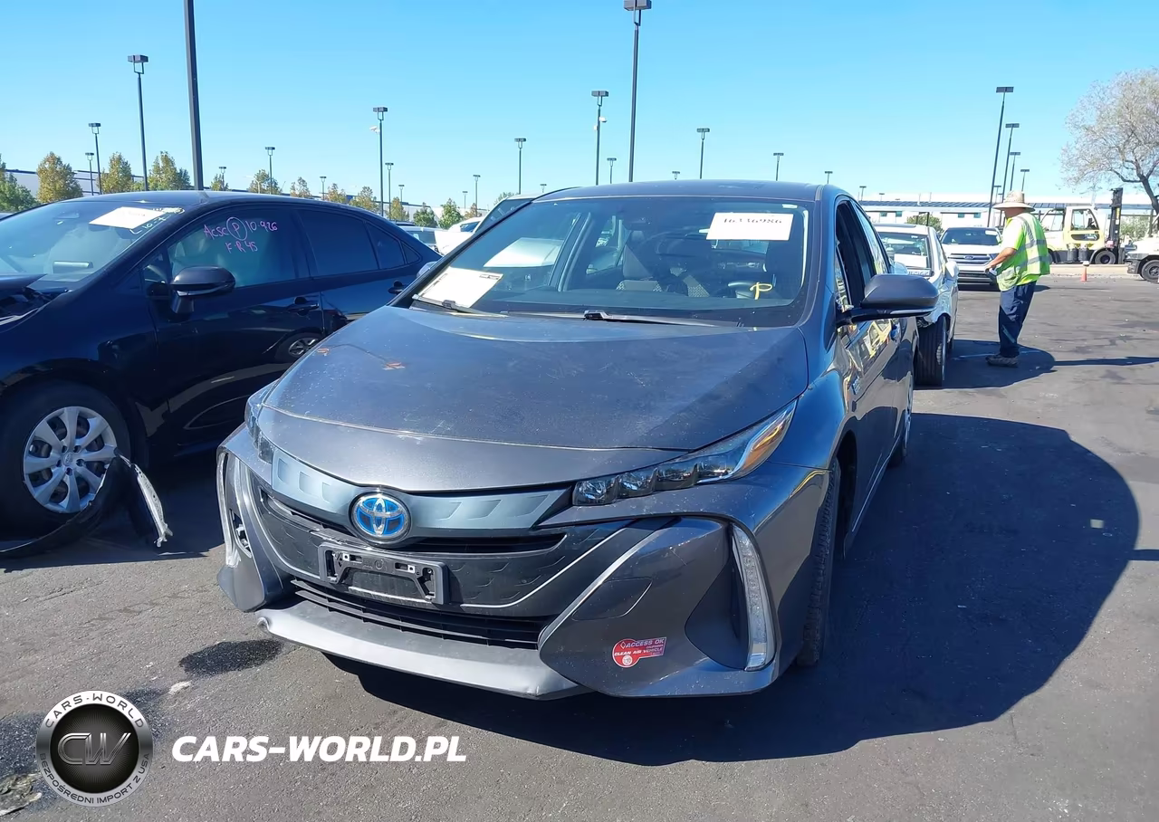 2018 Toyota Prius Prime Plus VIN:JTDKARFP5J3086212 - 12