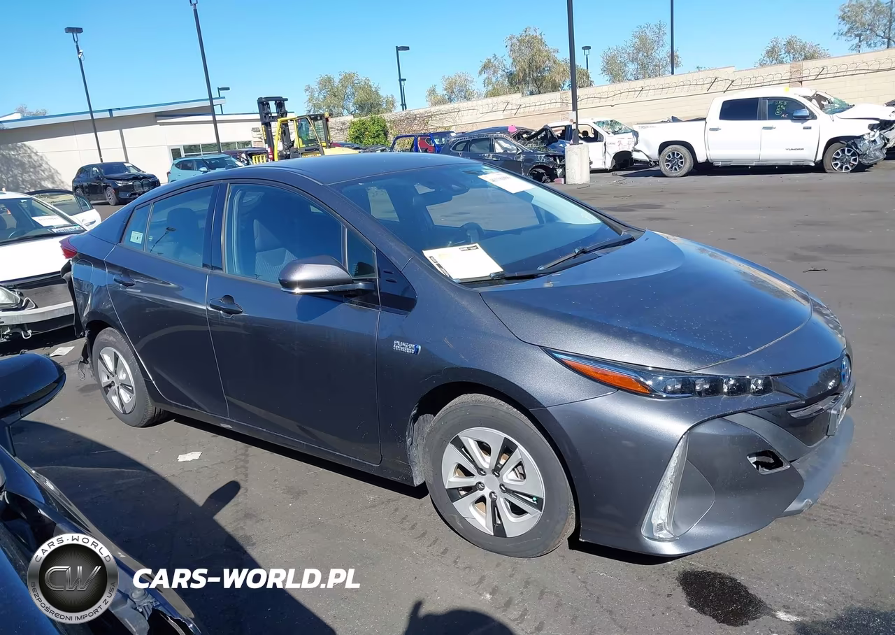 2018 Toyota Prius Prime Plus VIN:JTDKARFP5J3086212 - 13
