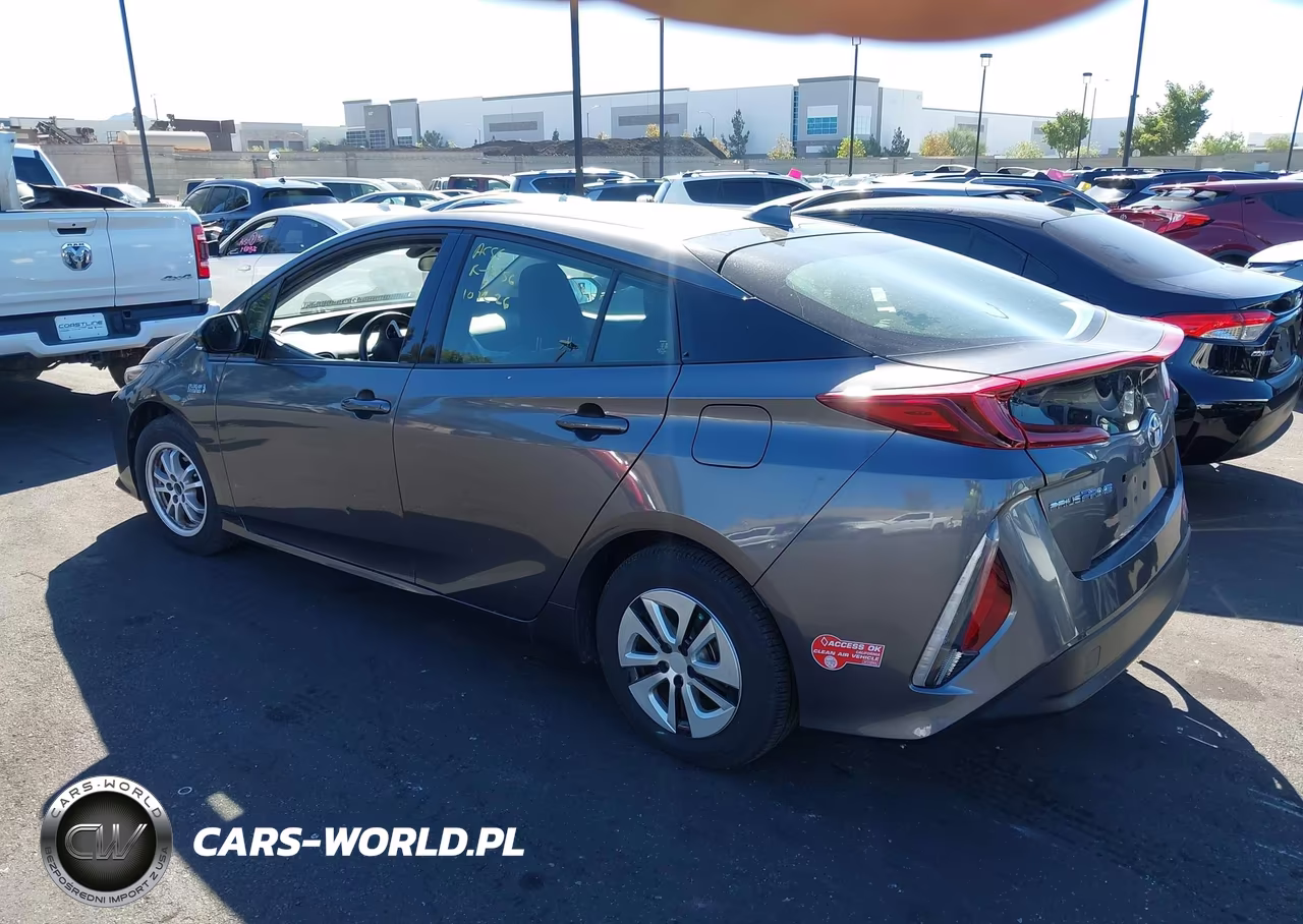 2018 Toyota Prius Prime Plus VIN:JTDKARFP5J3086212 - 3