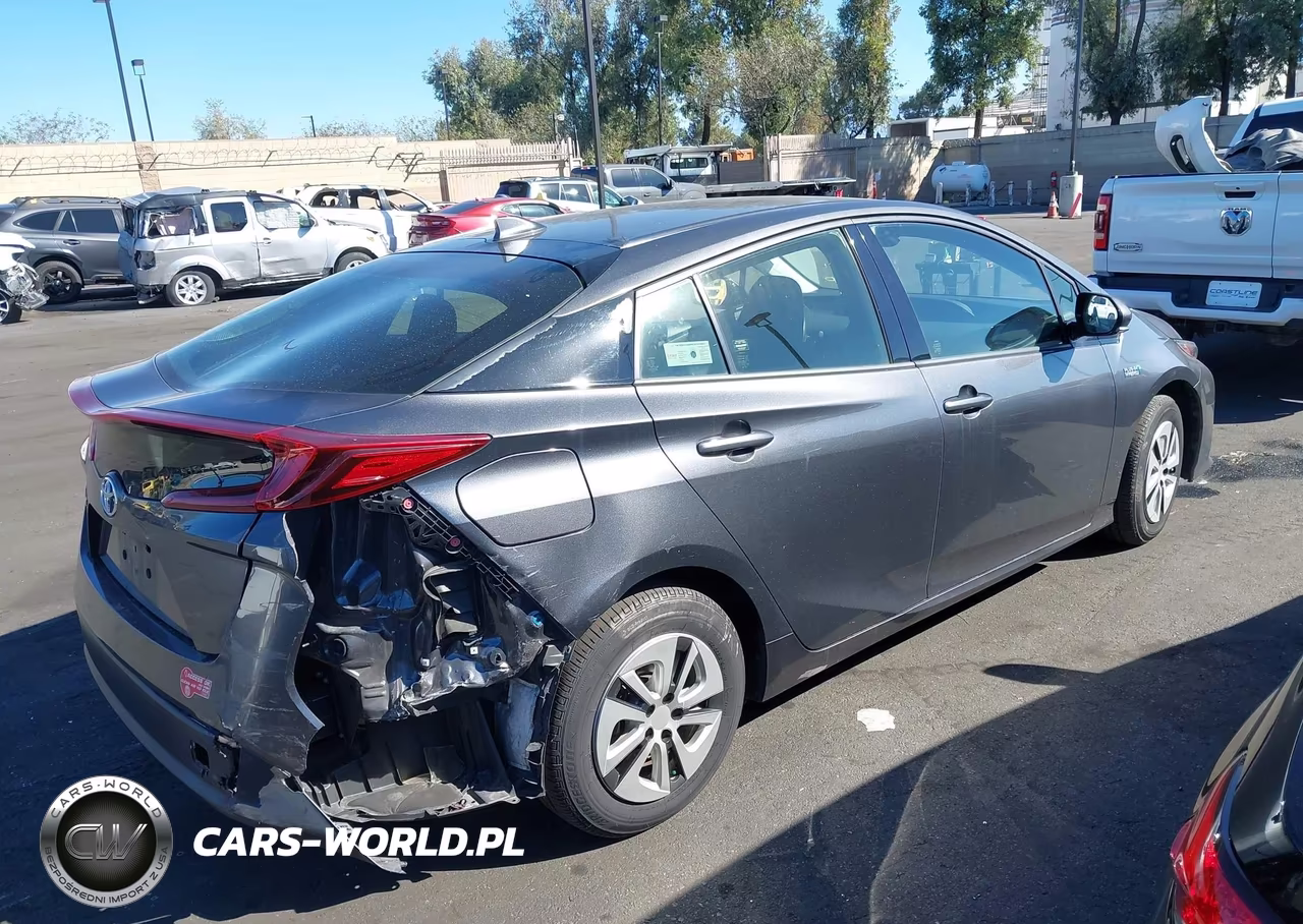 2018 Toyota Prius Prime Plus VIN:JTDKARFP5J3086212 - 4