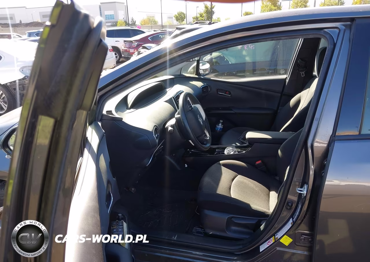 2018 Toyota Prius Prime Plus VIN:JTDKARFP5J3086212 - 5