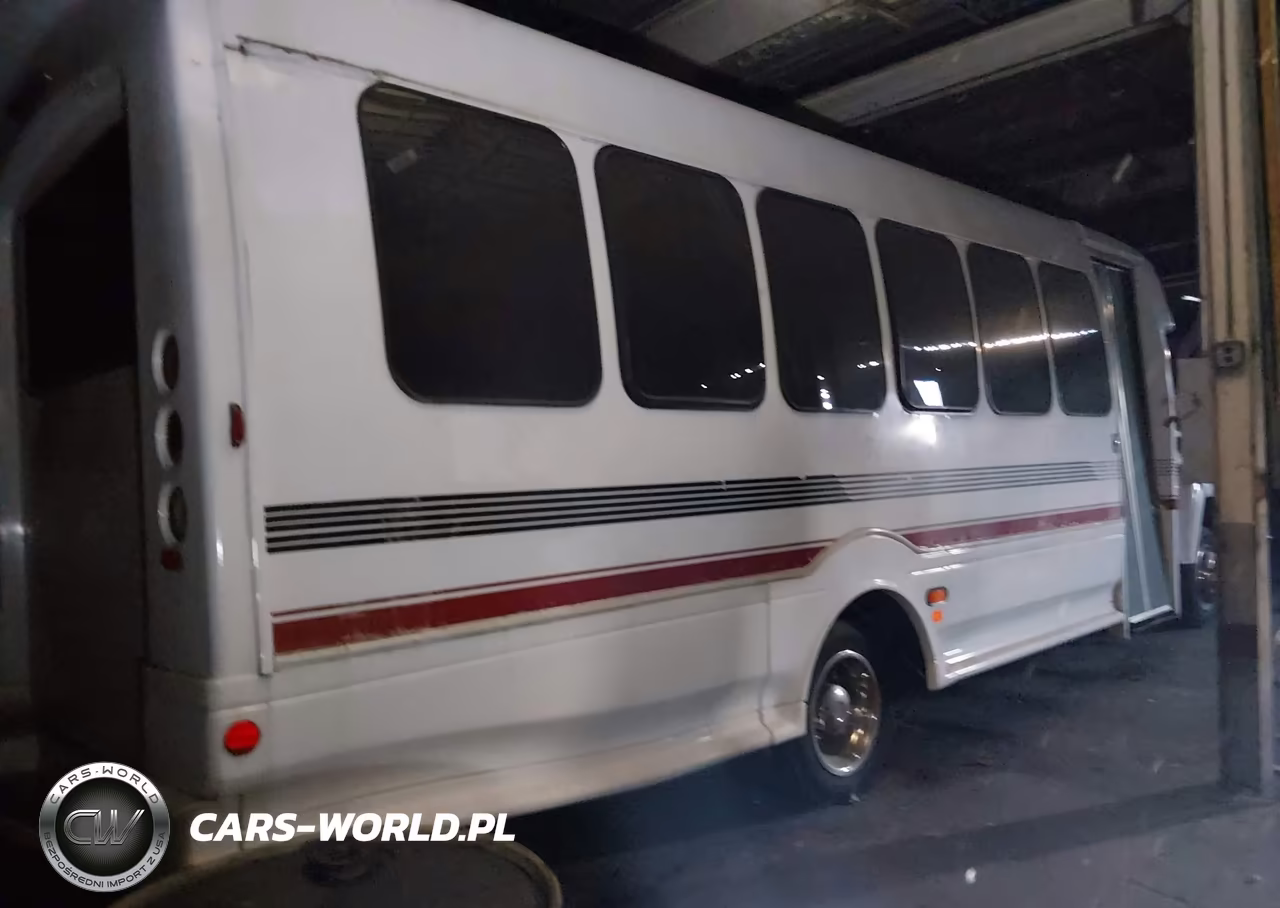 GMC TC5500 VIN:1GDE5V1G48F403290 - 4