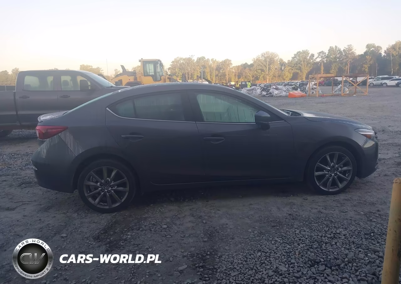 2018 Mazda Mazda3 Grand Touring VIN:3MZBN1W32JM238994 - 13