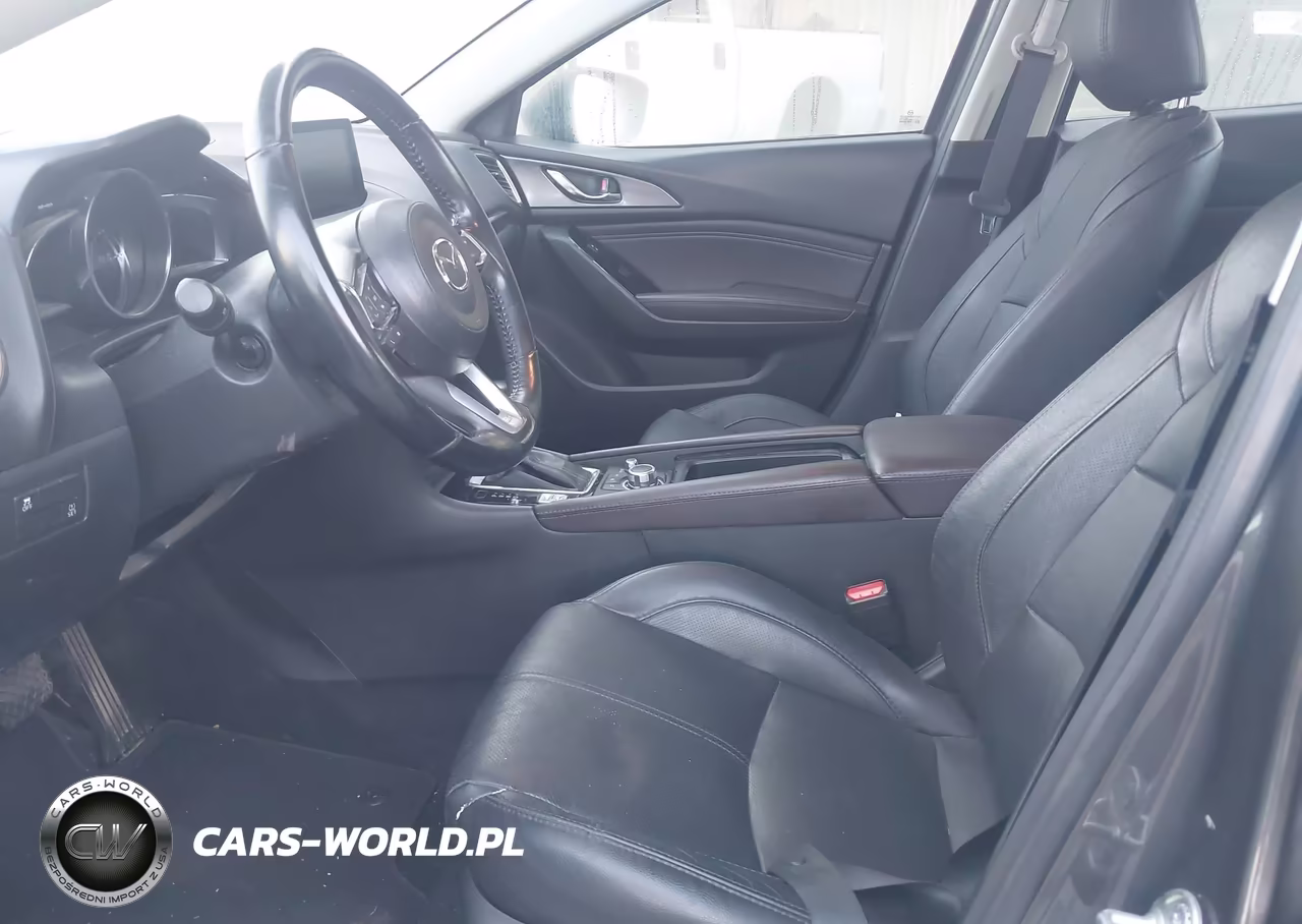 2018 Mazda Mazda3 Grand Touring VIN:3MZBN1W32JM238994 - 5