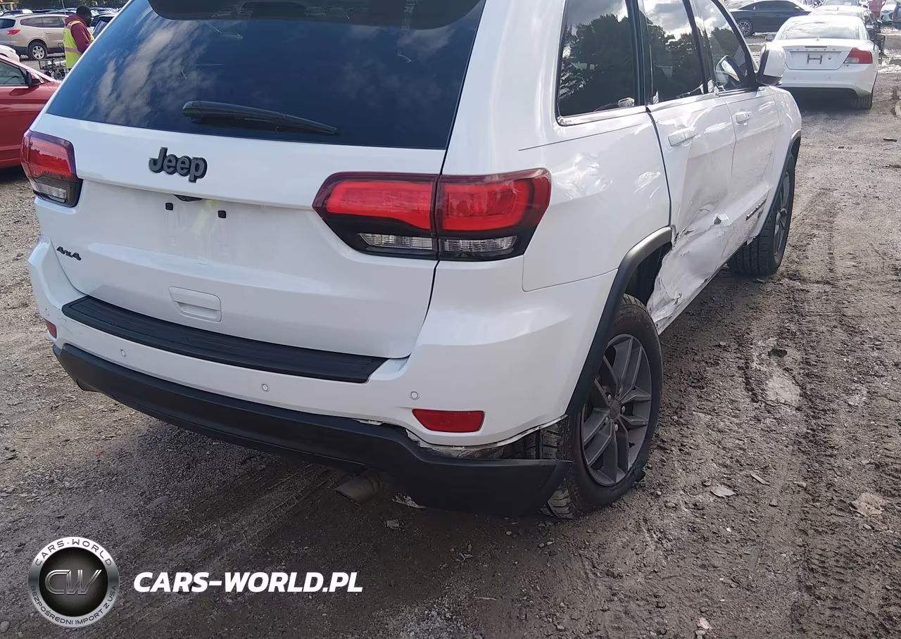 2016 Jeep Grand Cherokee 75Th Anniversary VIN:1C4RJFAG7GC462972 - 17