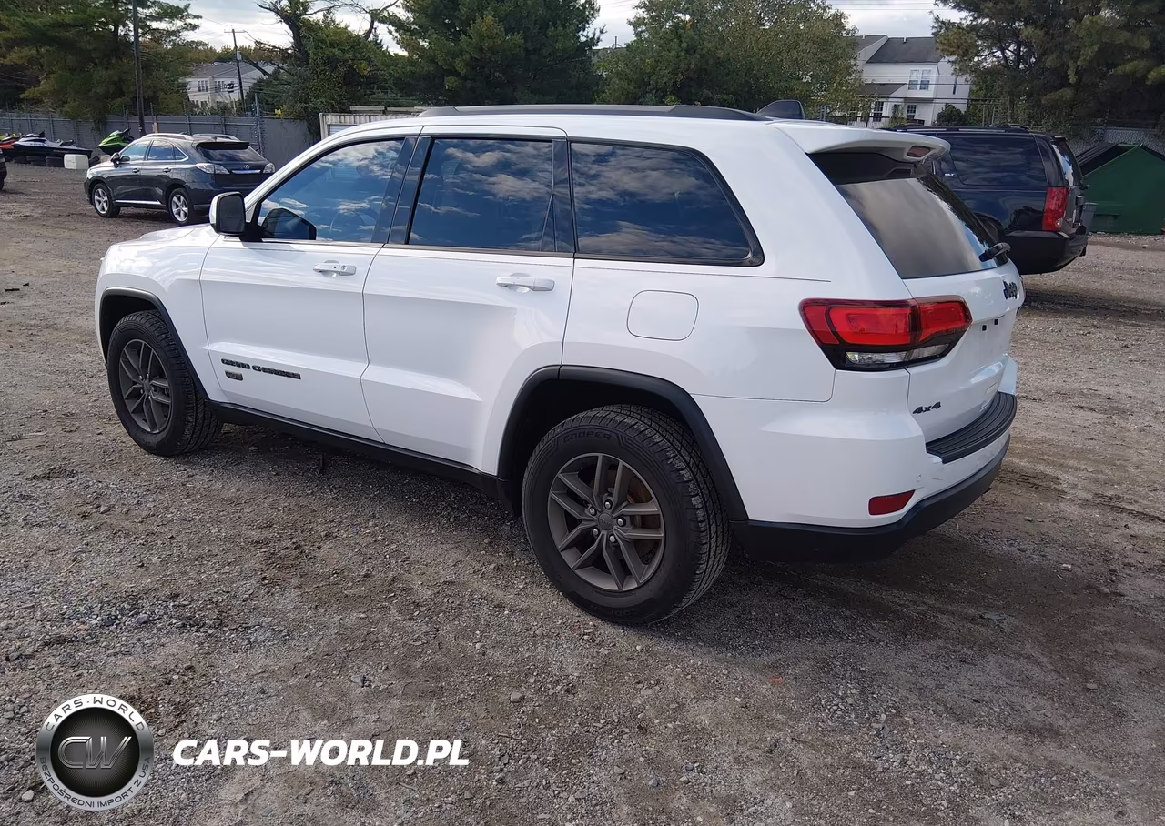 2016 Jeep Grand Cherokee 75Th Anniversary VIN:1C4RJFAG7GC462972 - 3