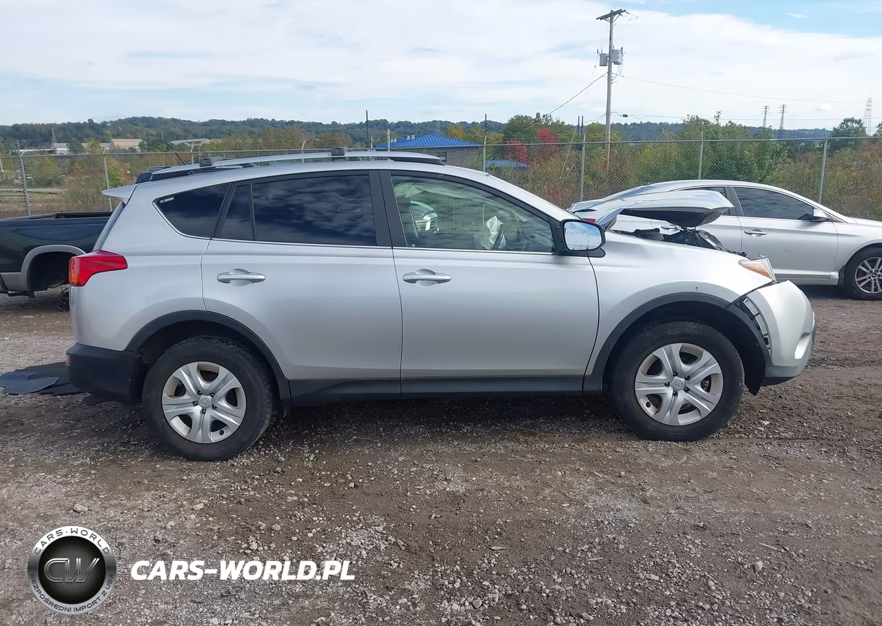 2015 Toyota Rav4 Le VIN:JTMBFREV5FD159114 - 13