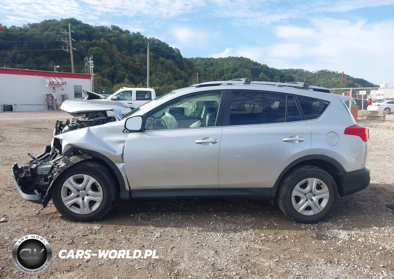 2015 Toyota Rav4 Le VIN:JTMBFREV5FD159114 - 14