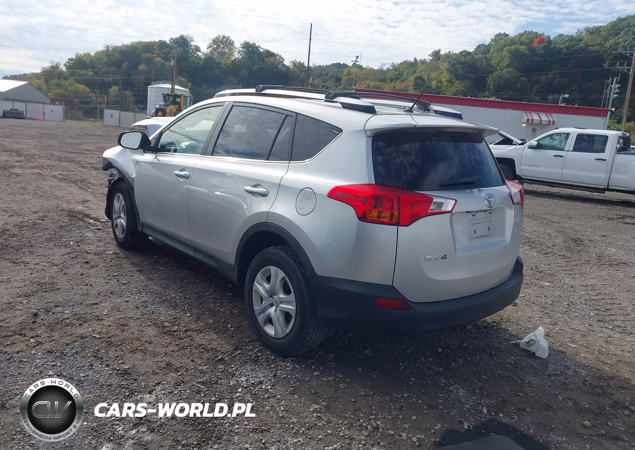 2015 Toyota Rav4 Le VIN:JTMBFREV5FD159114 - 3