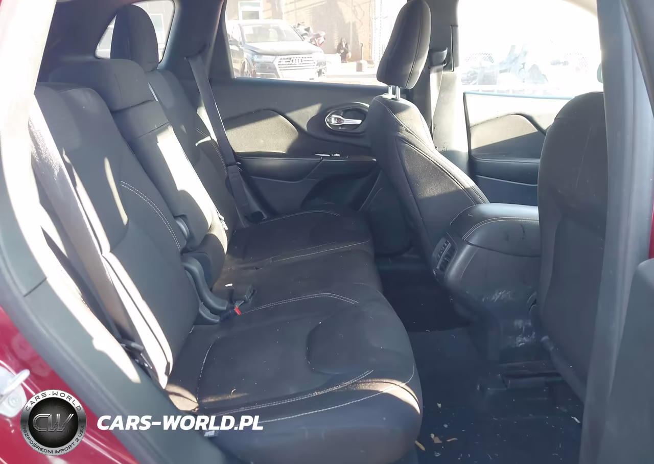 2016 Jeep Cherokee Latitude VIN:1C4PJLCB8GW339025 - 8