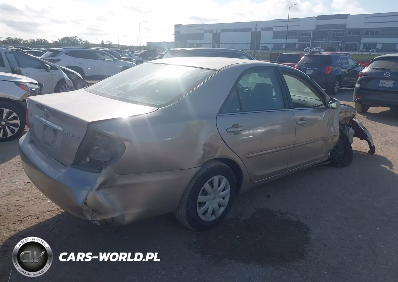 2005 Toyota Camry Le VIN:4T1BE32K05U028211 - 4