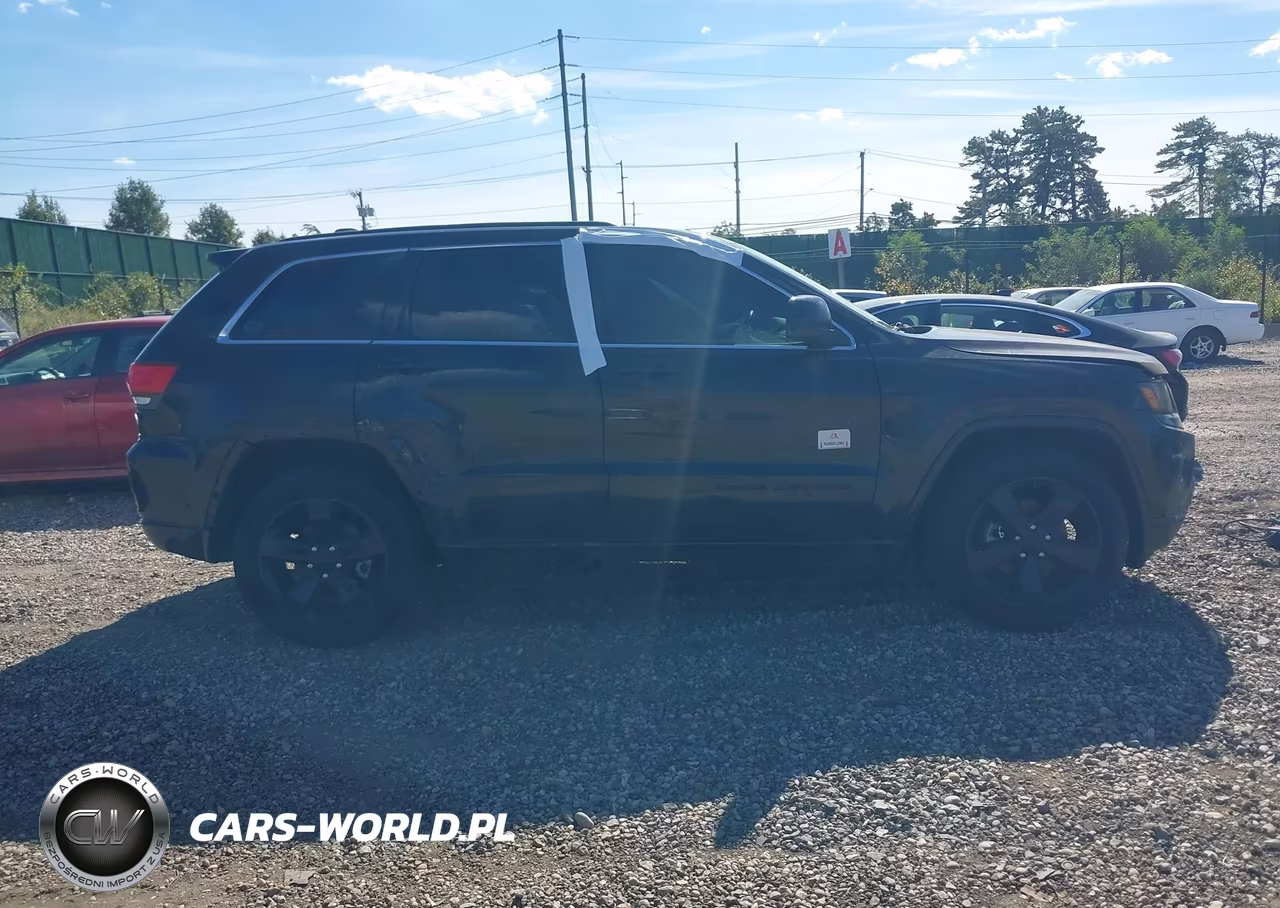 2015 Jeep Grand Cherokee Altitude VIN:1C4RJFAGXFC676451 - 13
