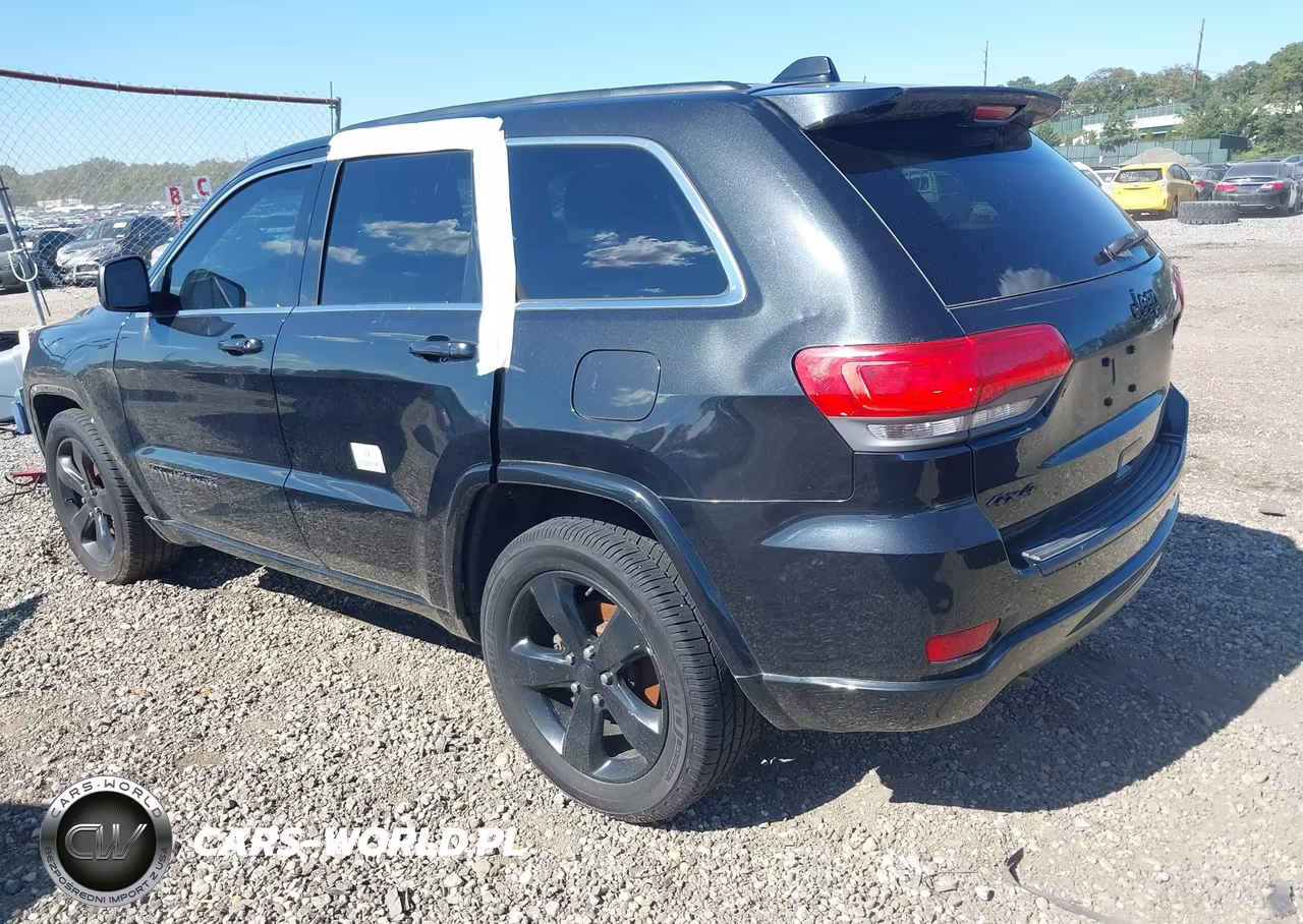 2015 Jeep Grand Cherokee Altitude VIN:1C4RJFAGXFC676451 - 3