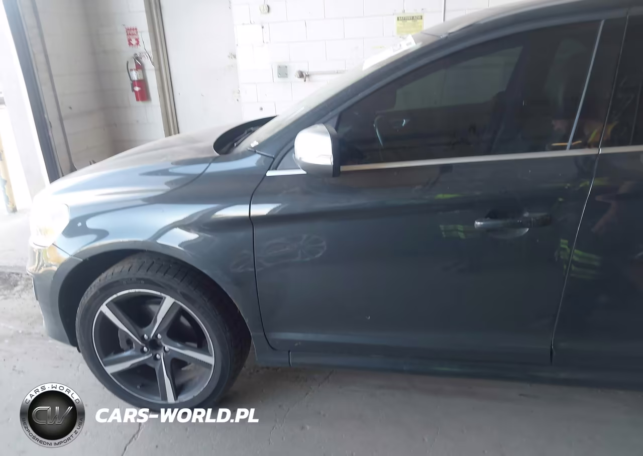 2015 Volvo Xc60 T6 R-Design Premier Plus VIN:YV4902RG3F2595374 - 14