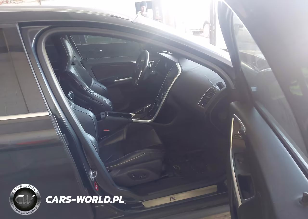 2015 Volvo Xc60 T6 R-Design Premier Plus VIN:YV4902RG3F2595374 - 5