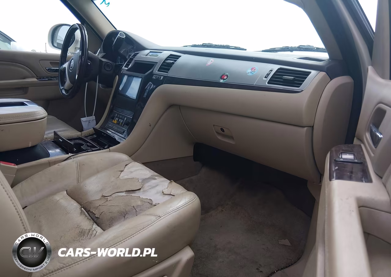 2012 Cadillac Escalade Standard VIN:1GYS3AEF0CR105067 - 5