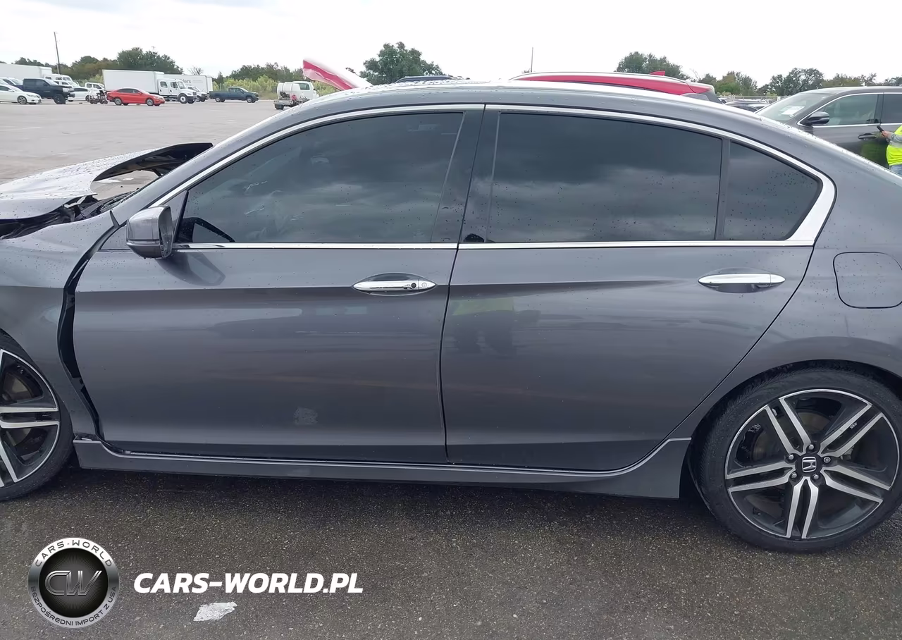 2017 Honda Accord Touring V6 VIN:1HGCR3F95HA030287 - 15
